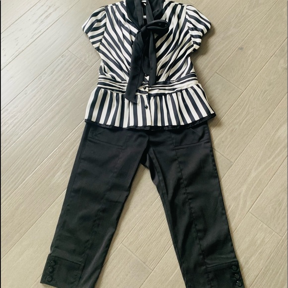 Blouse and pants - Picture 3 of 10